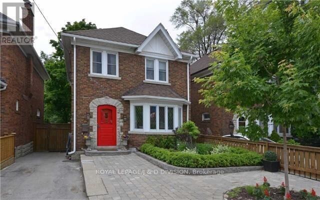 Property Photo:  311 Chaplin Crescent  ON M5P 1B1 