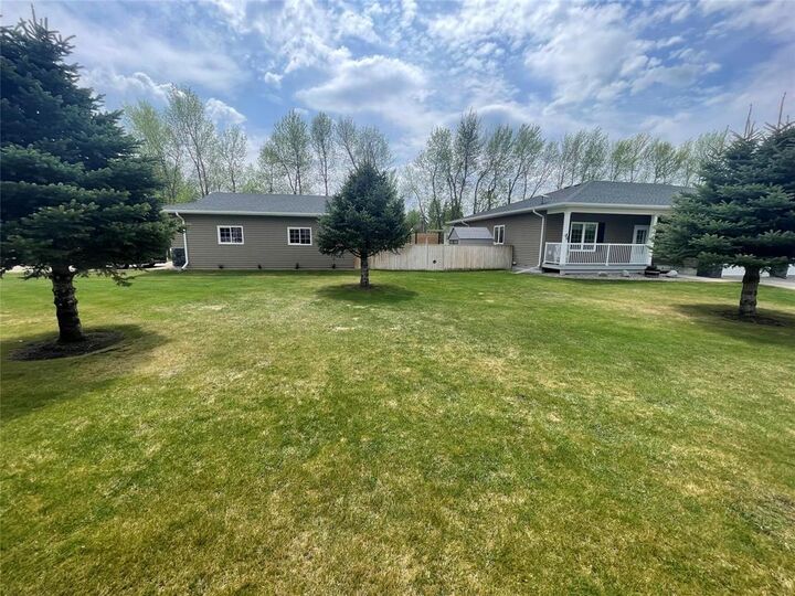 Property Photo:  5 Venture Bay  MB R0K 0H0 