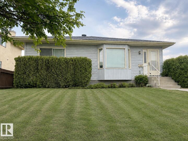 Property Photo: 4005 55 Avenue AB T7S 1C5
