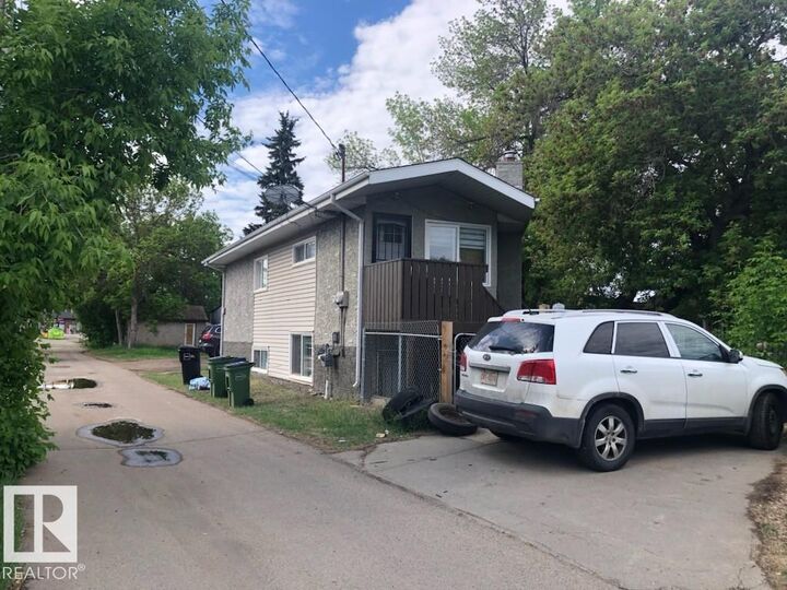 Property Photo: 11837 Fort Rd NW AB T3J 3S4
