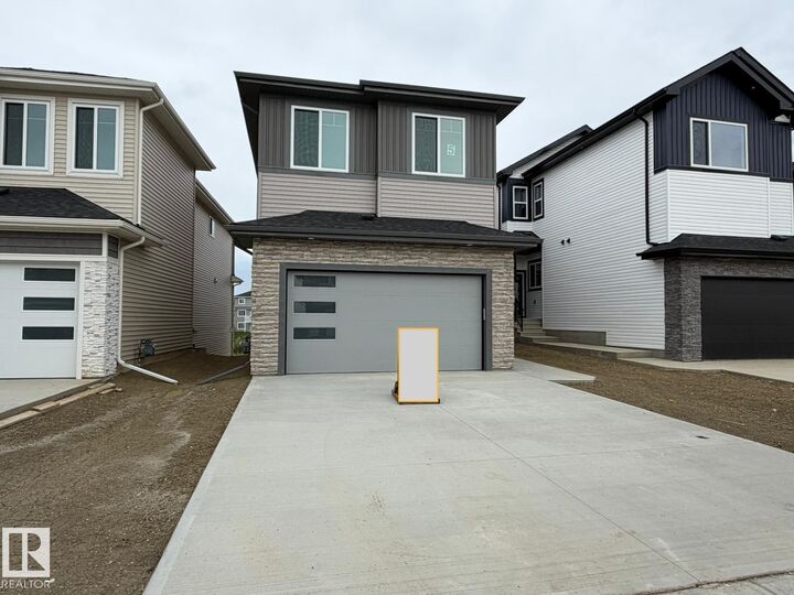 5 Axelwood Crescent — photo 1