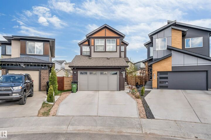 425 41 Street SW — photo 1