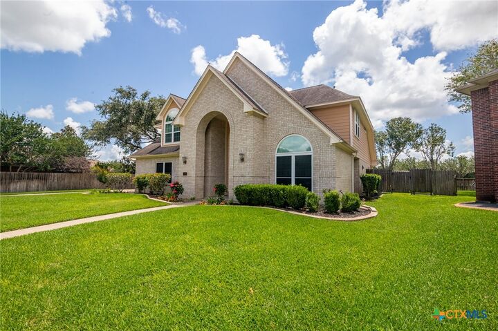Property Photo: 103 Eton Green TX 77904