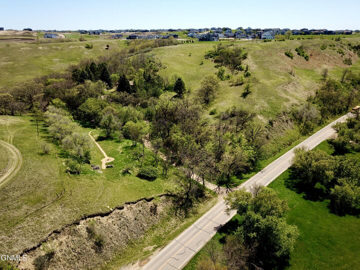 Property Photo:  4201 River Road  ND 58503 