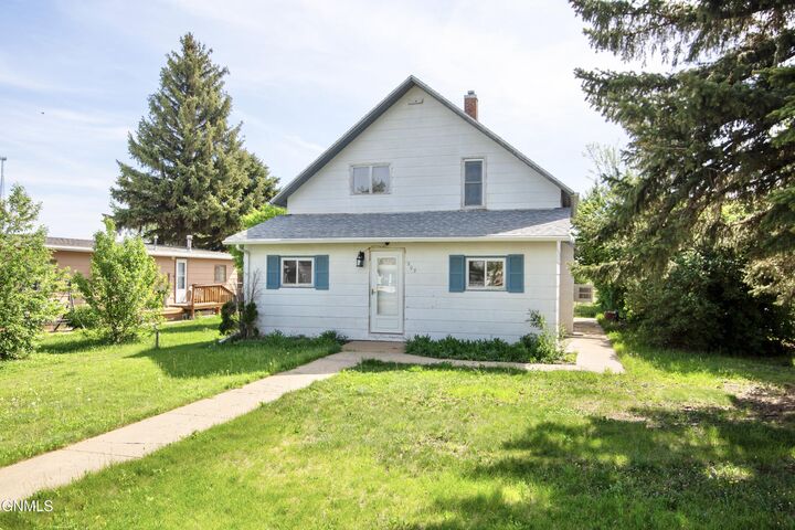 Property Photo: 307 Dakota Avenue ND 58646