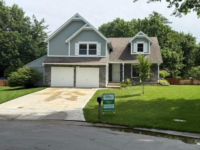 Property Photo:  2110 S Halleys Court  KS 66062 