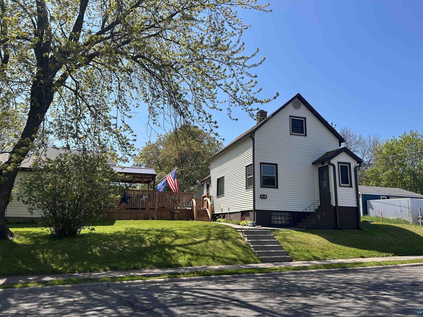 Property Photo:  427 N 63rd Ave W  MN 55807 