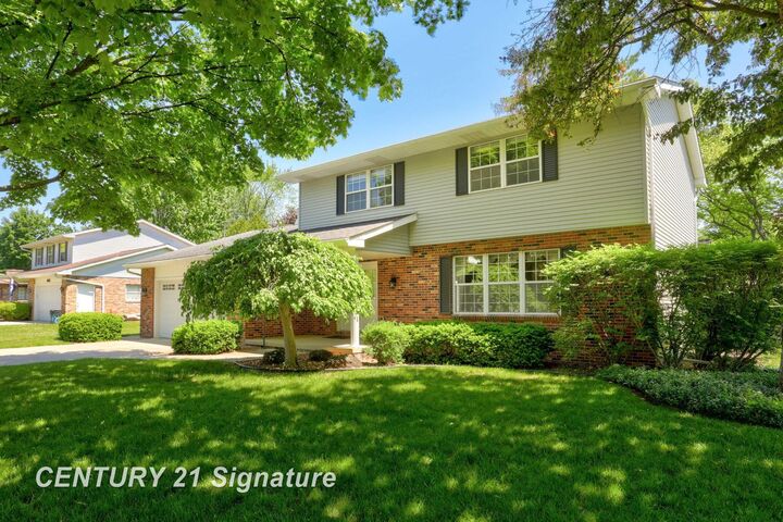 Property Photo:  430 Cranbrook Drive  MI 48638 