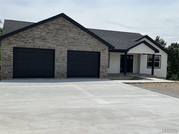 Property Photo: 705 McIntosh Court MO 63401