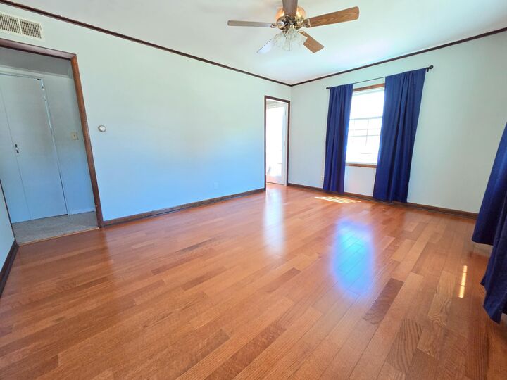 Property Photo:  1043 Birchwood Dr  WI 53095 