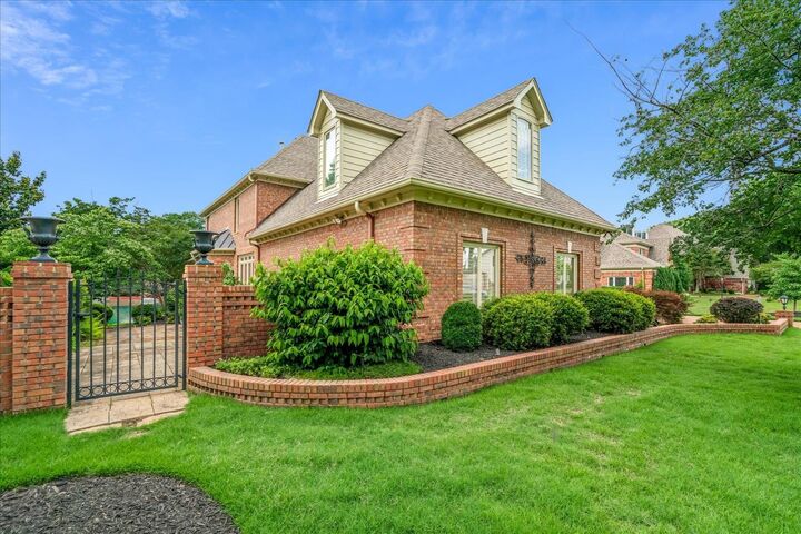 Property Photo: 2255 Otterburn Ln TN 38139