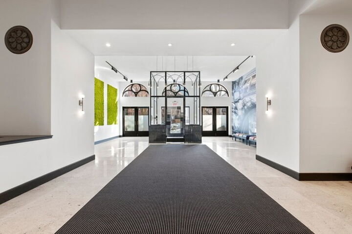 Property Photo:  1660 N Hudson Avenue 1J  IL 60614 