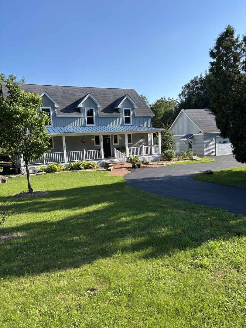 Property Photo:  