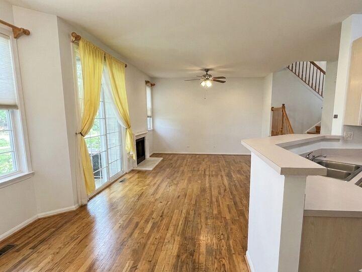 Property Photo:  2405 Madiera Court  IL 60089 