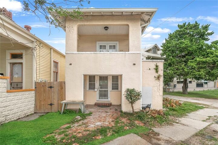 Property Photo:  1826 Moss Street A  LA 70119 