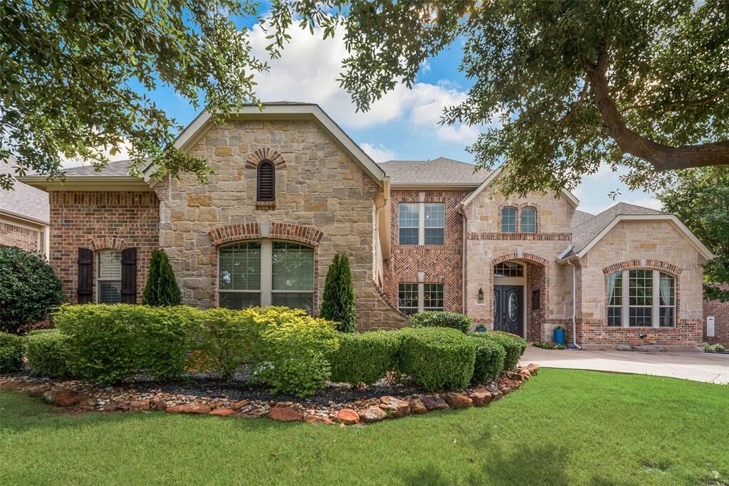 Property Photo:  409 Silverado Trail  TX 76248 