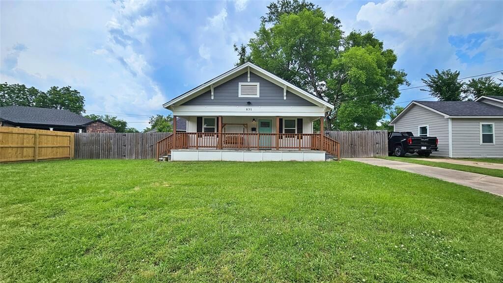 Property Photo:  831 Alabama Street  TX 75482 