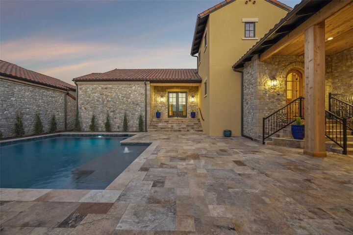 Property Photo: 16 Catalonia Drive TX 76262