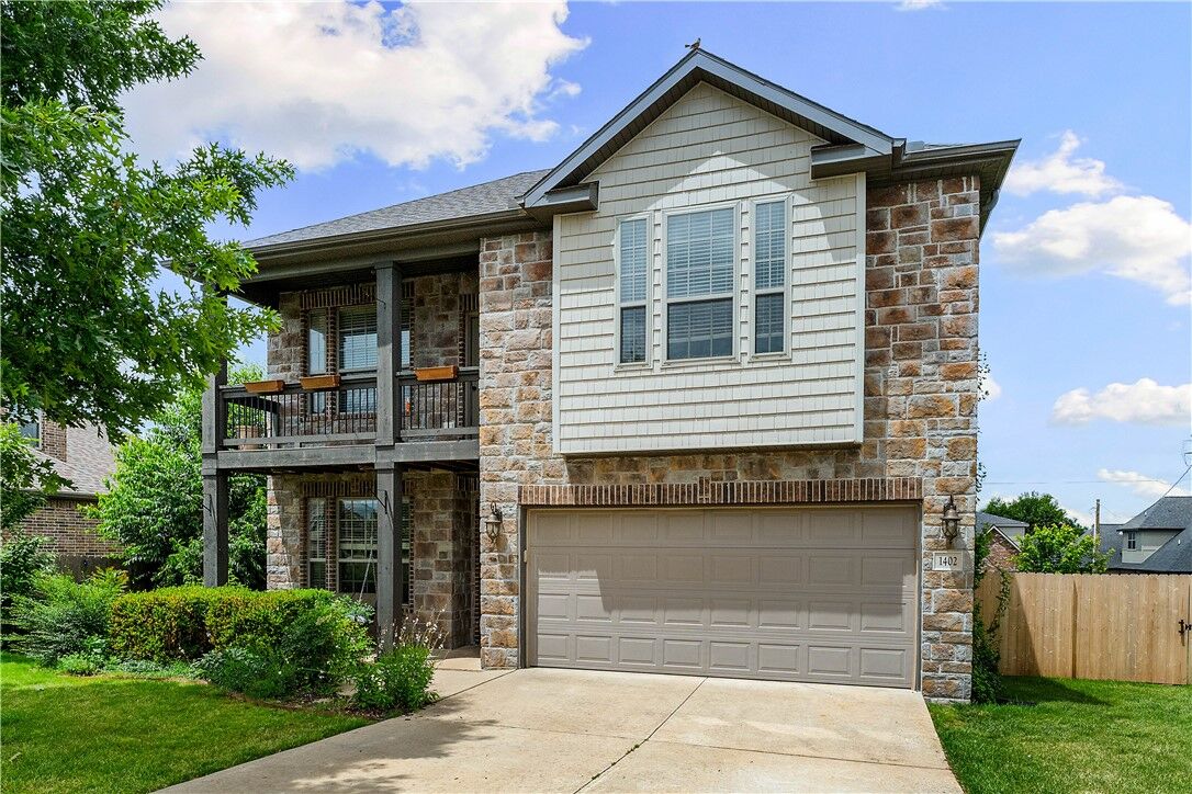 Property Photo:  1402 Gooseneck Lane  AR 72718 
