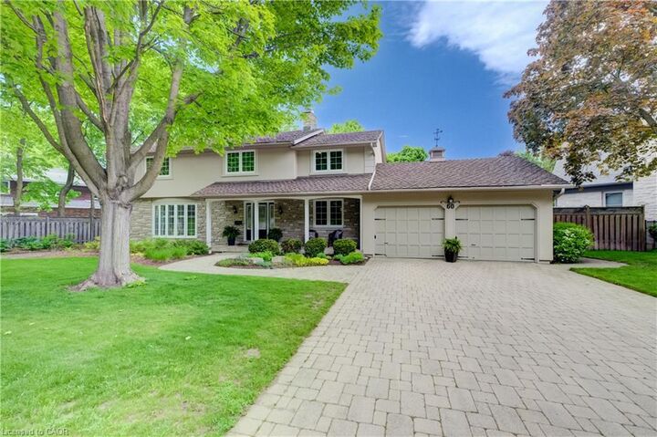 60 Huntley Crescent — photo 1