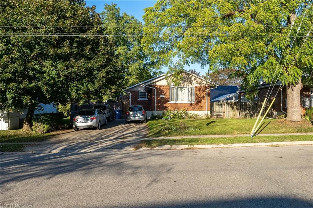 Property Photo:  41 Alma Street N  ON N1H 5X2 