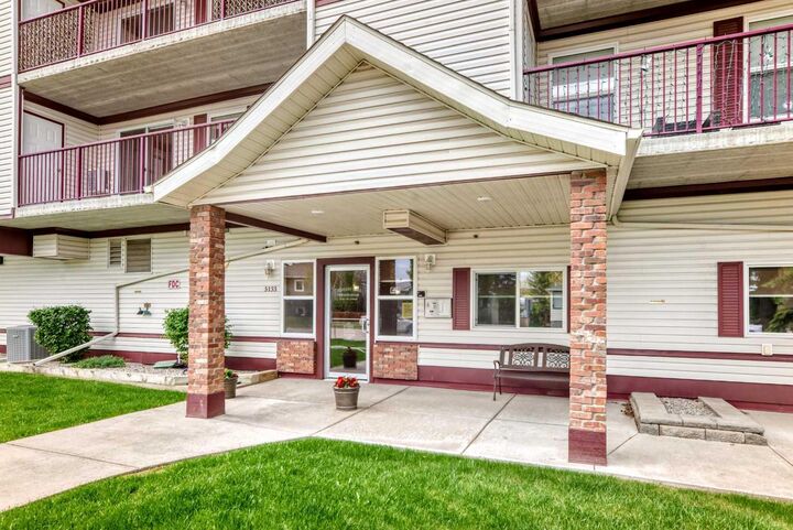 Property Photo:  5133 49 Street 201  AB T4H 0C7 