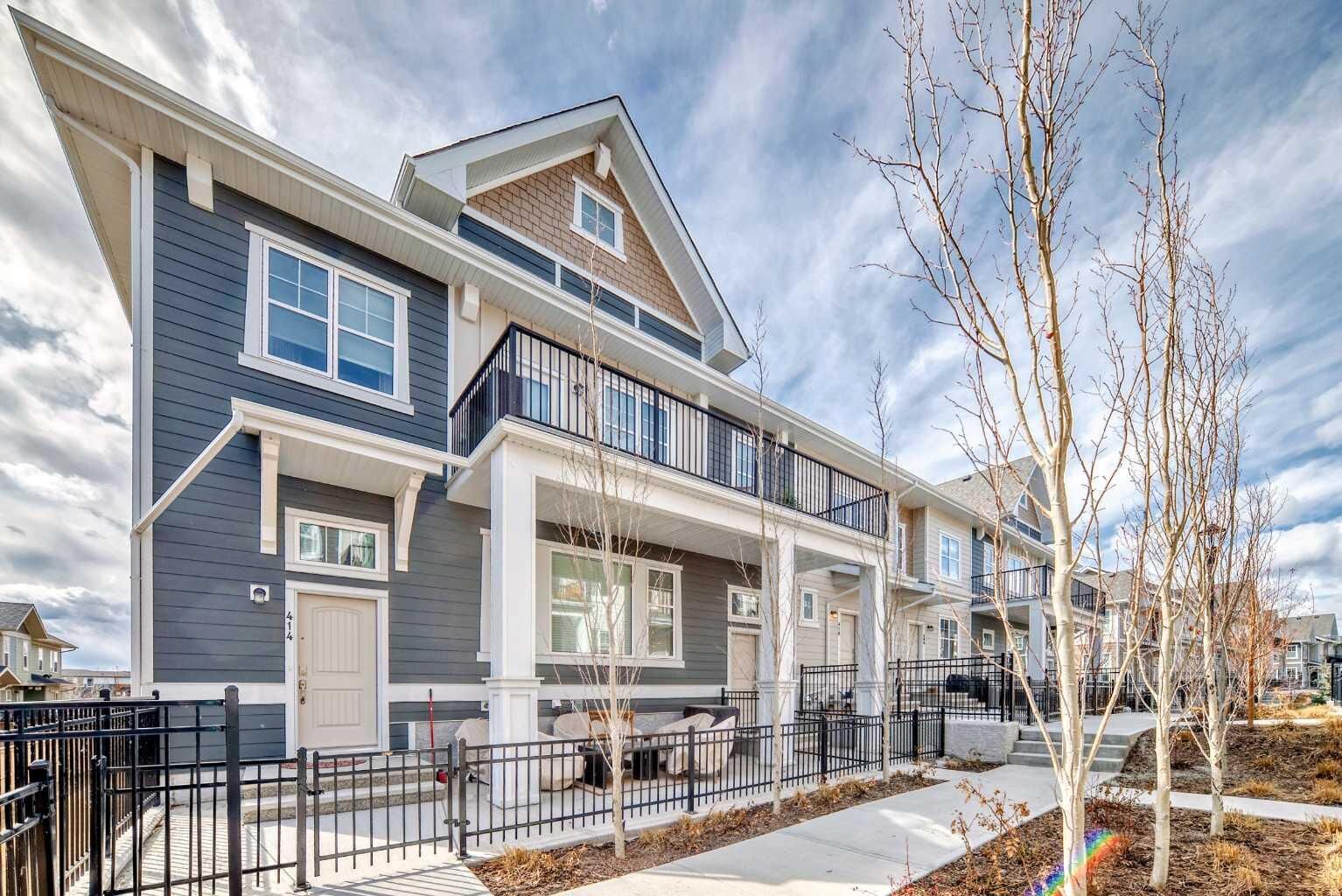 Property Photo:  410 Cranbrook Walk SE  AB T3M 2V5 