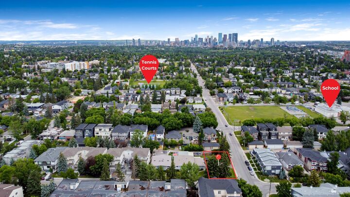 Property Photo: 604 56 Avenue SW AB T2V 0G8