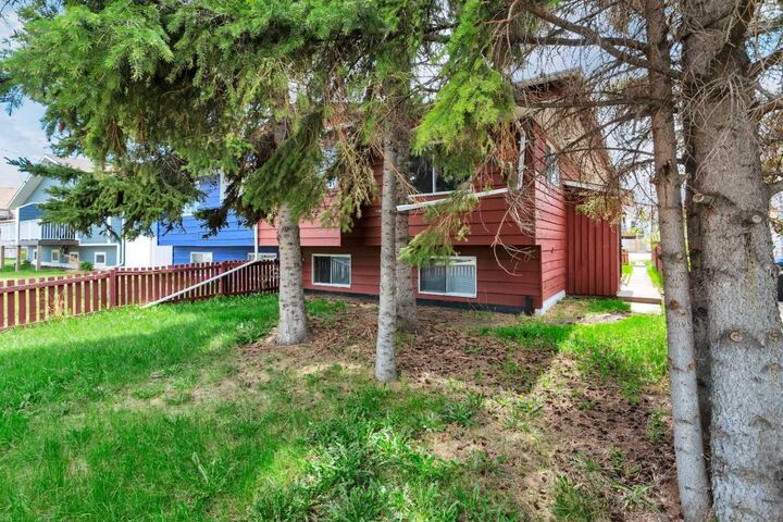 Property Photo: 4417A 47A Avenue AB T4S 1N4