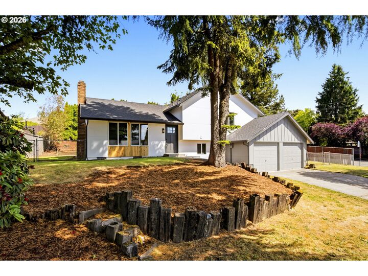 Property Photo: 9905 NW 4th Ave WA 98685