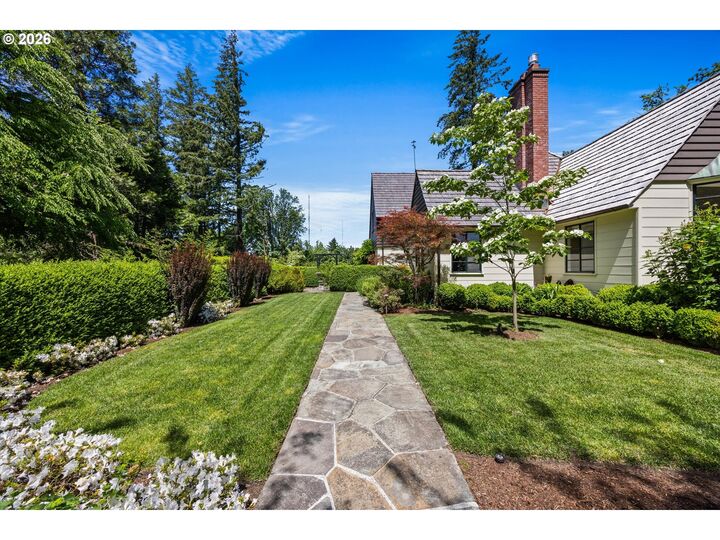 Property Photo: 5050 SW Hilltop Ln OR 97221