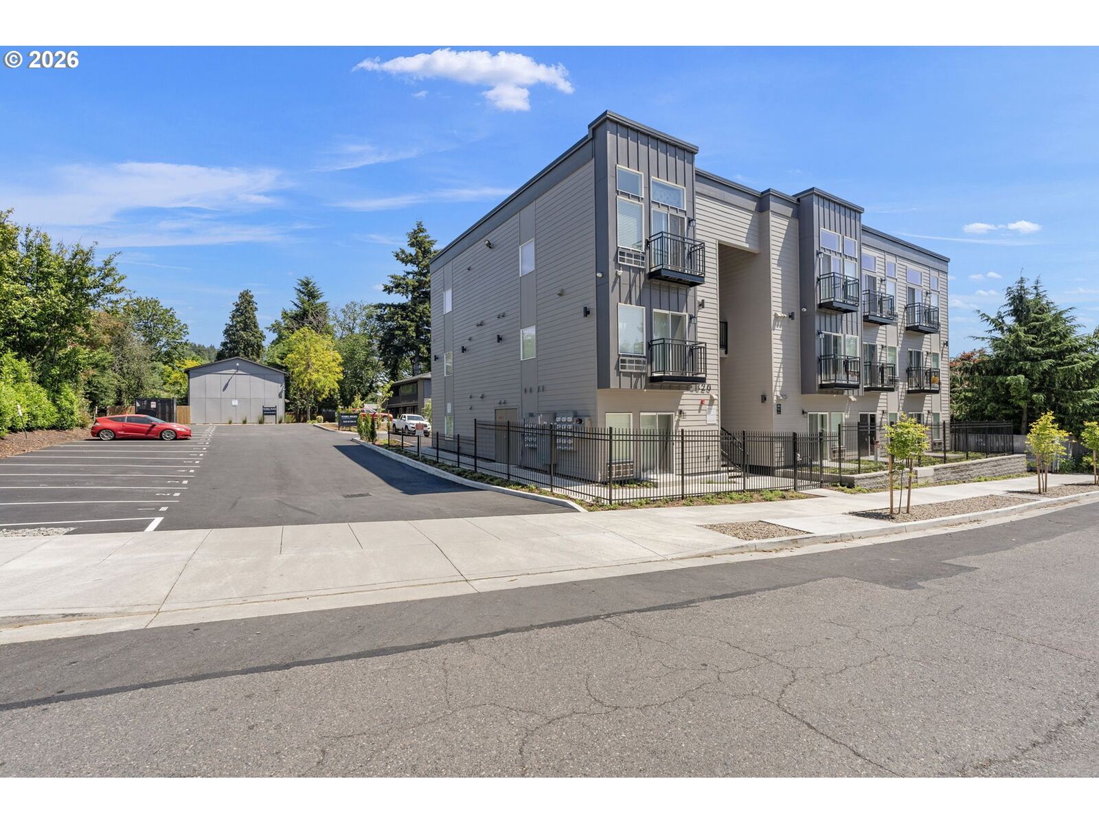 Property Photo: 3320 SE 90th Pl OR 97266