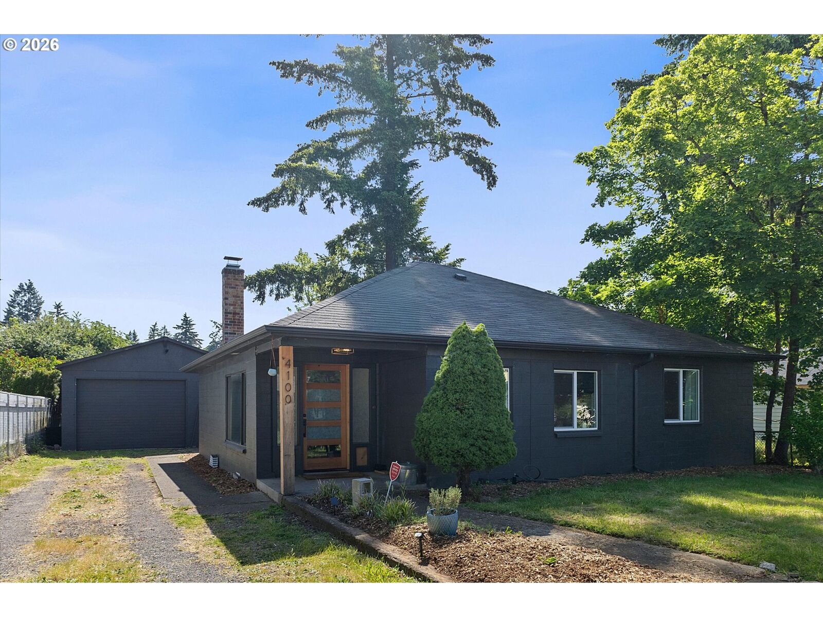 Property Photo: 4100 SE 98th Ave OR 97266