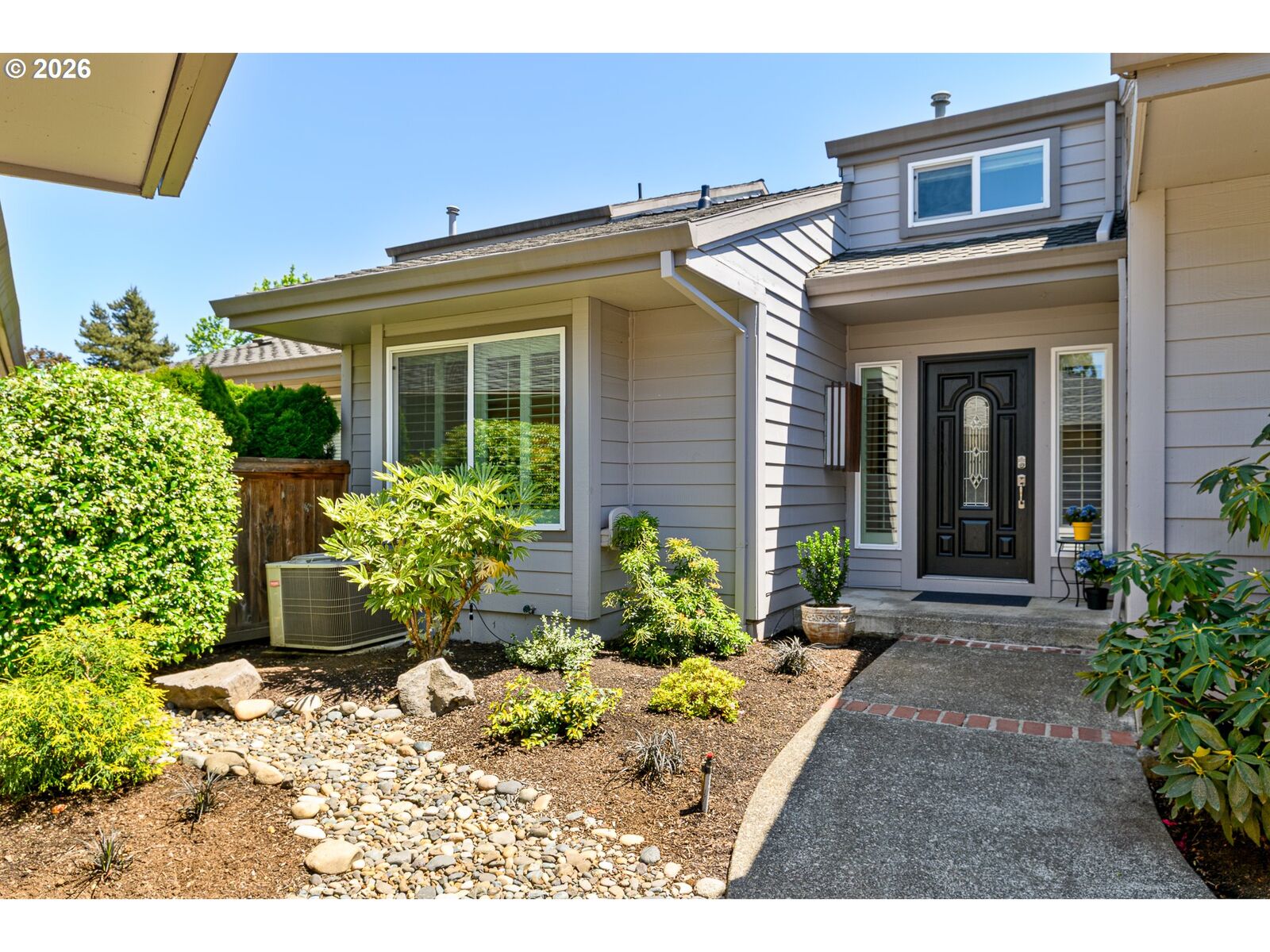 Property Photo: 8070 SW Fairway Dr OR 97070