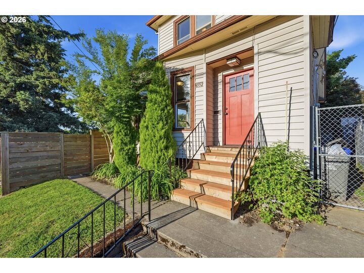 Property Photo: 6552 NE 8th Ave OR 97211