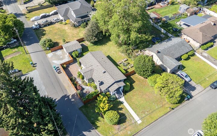 Property Photo:  1716 E Main Street  WA 98002 