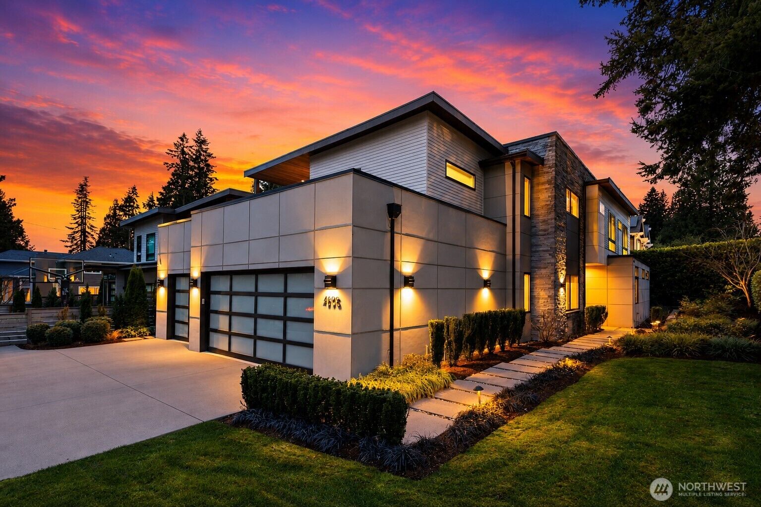 Property Photo:  4605  108th Avenue NE  WA 98033 