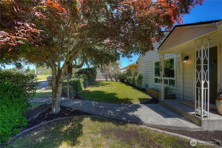 Property Photo:  1517 S Lawrence Street  WA 98405 