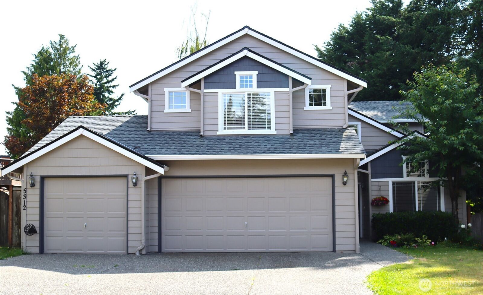 Property Photo: 5312 Picnic Point Road WA 98026