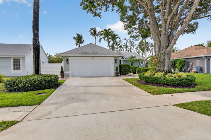 Property Photo: 6475 Terra Rosa Circle FL 33472