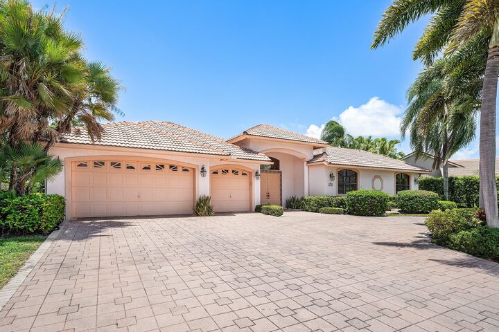 Property Photo:  4727 Bocaire Boulevard  FL 33487 