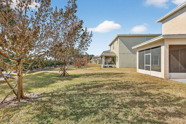 Property Photo: 1609 NW Cataluna Circle FL 34986
