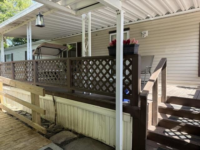 Property Photo:  4 Fair Oaks Drive  IN 47374 