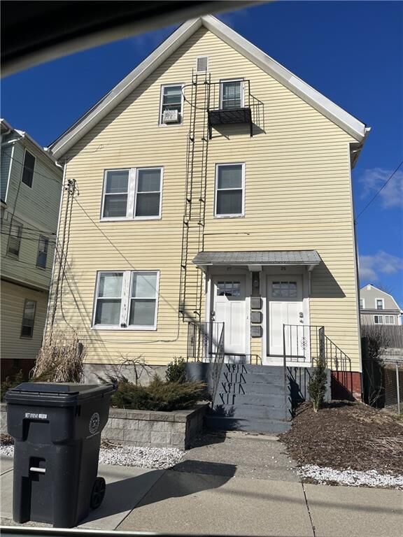 Property Photo:  25 Tenth Street 2  RI 02914 