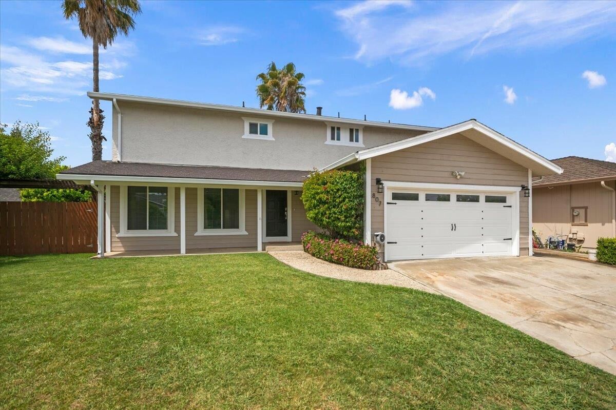 Property Photo:  807 Ramona Way  CA 95020 
