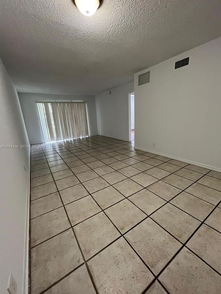 Property Photo:  3123 Oakland Shores Dr D112  FL 33309 