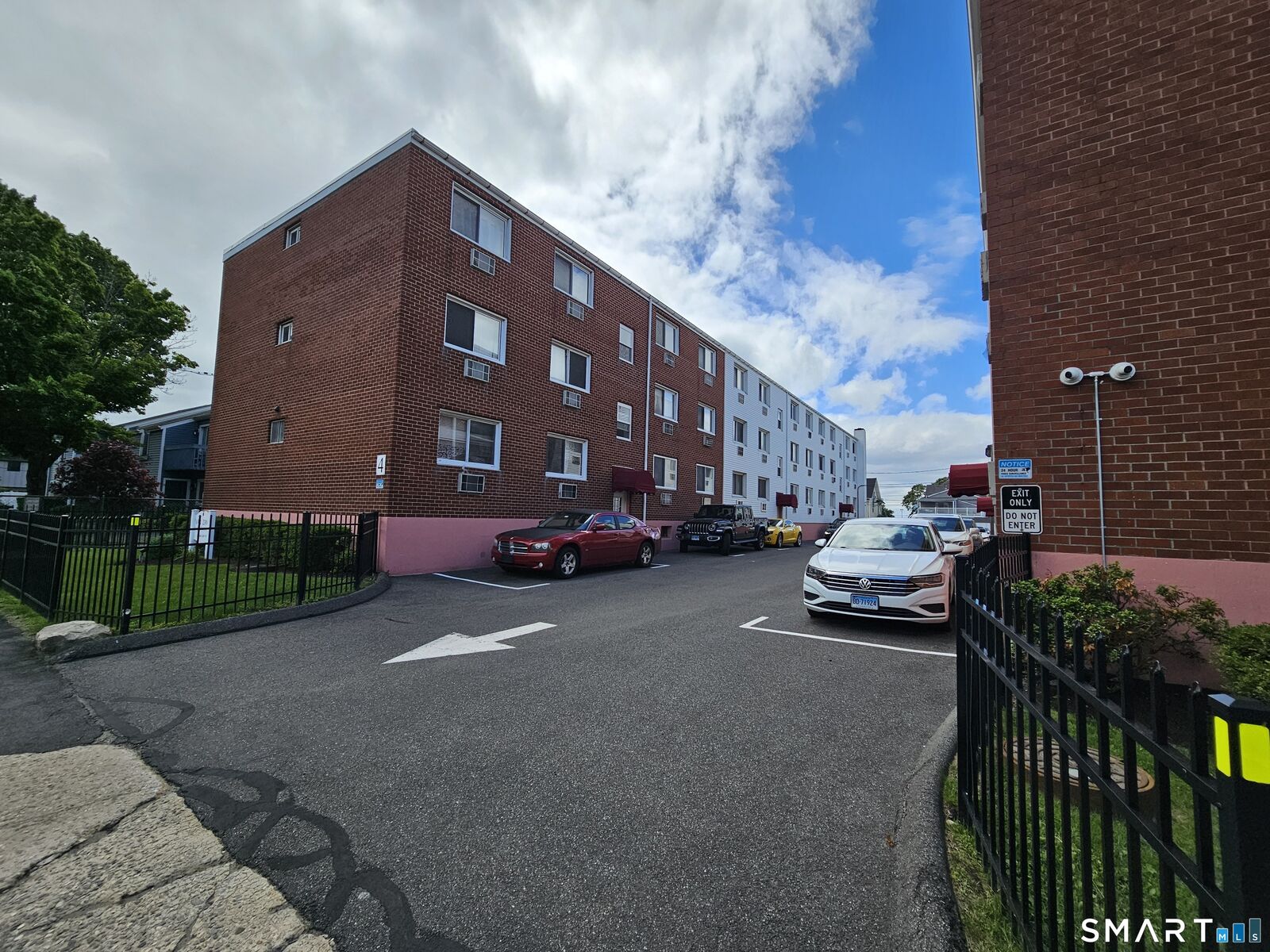 Property Photo:  4 Van Zant Street B12  CT 06855 