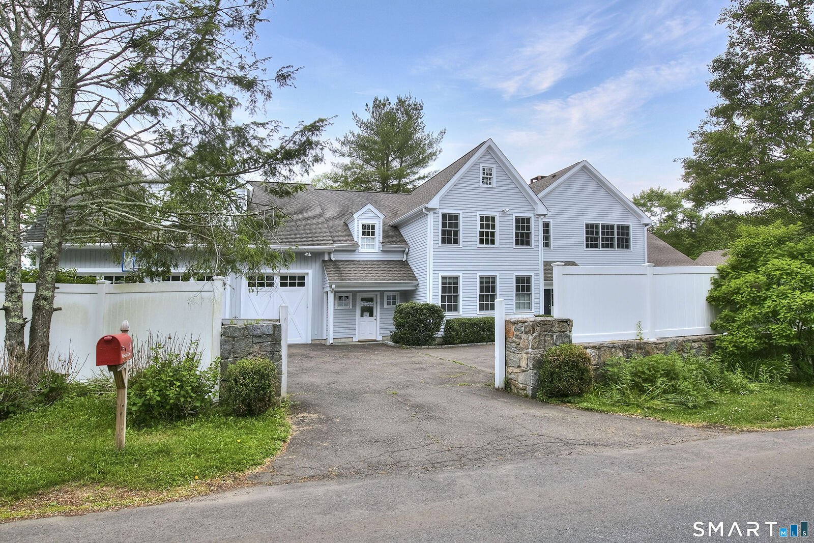 Property Photo:  1 Vineyard Lane  CT 06880 