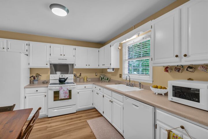 Property Photo:  184 Buckstone Lane  SC 29307 