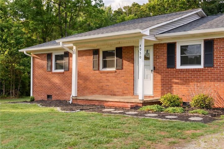 Property Photo: 4950 Fairview Court NC 27370